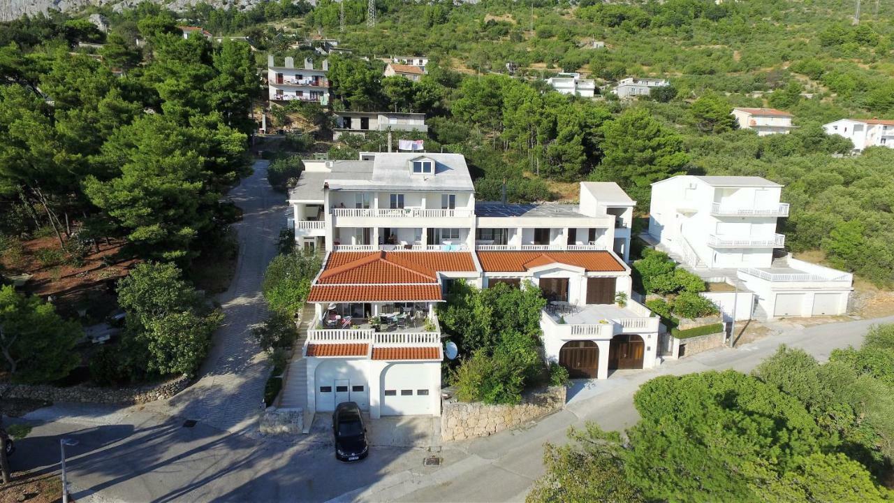 Guest House Fenix Brela Buitenkant foto