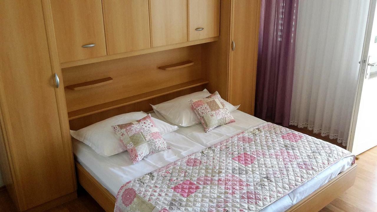 Guest House Fenix Brela Buitenkant foto